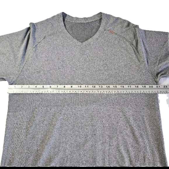 2 Large Lululemon Men's  Short Sleeve Green And Gray Athletic Performance Shirts - Picture 10 of 13